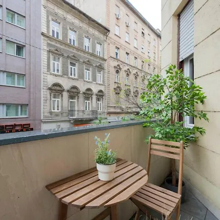 New York - Downtown Tatil Evi Budapeşte